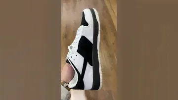3Кроссовки Nike SB dunk low x tightbooth. 3990 ₽