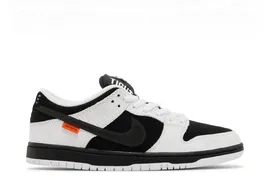 TIGHTBOOTH x Dunk Low SB