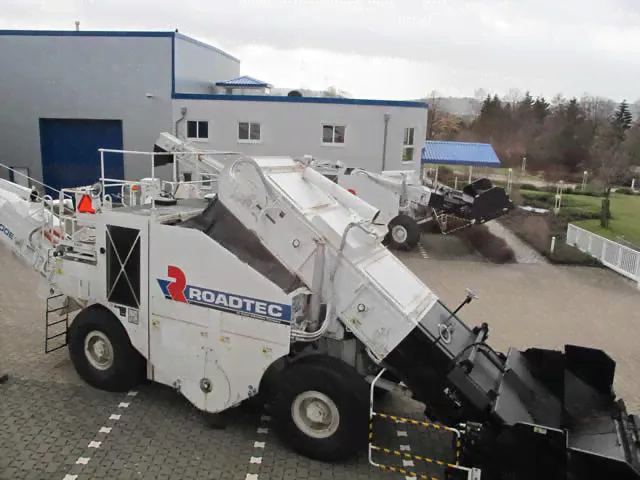 Перегружатель асфальта Roadtec SB 2500 в Санкт-Петербурге